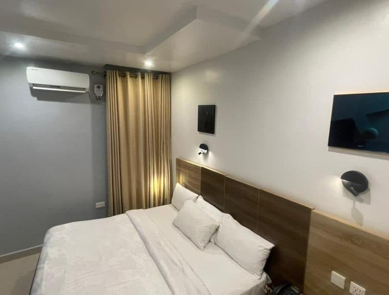 Albertville Luxury Rooms — 57